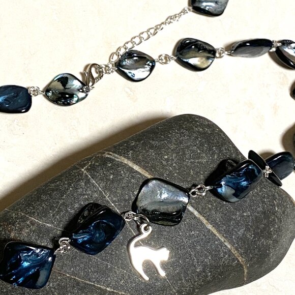 Blue Irregular Mother of Pearl Shell Necklace + Cute Slim Cat Pendant - Picture 4 of 13
